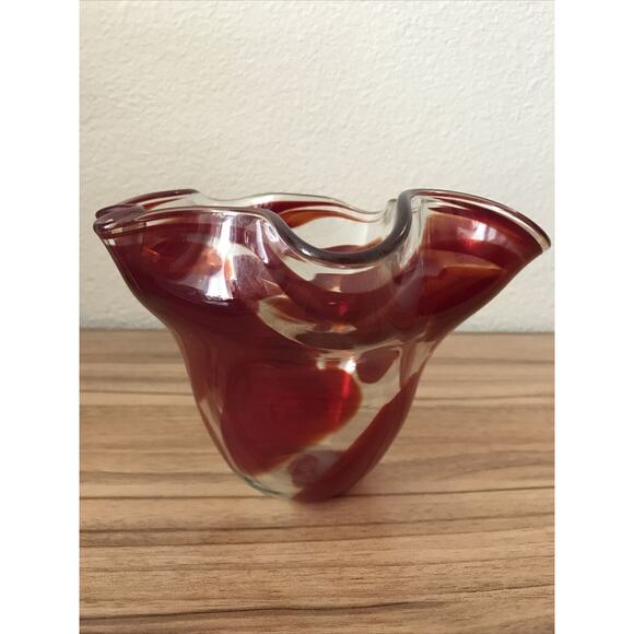 Red Zorza? Hand Blown Art Glass Handkerchief Vase Centerpiece Catch All - Picture 1 of 8